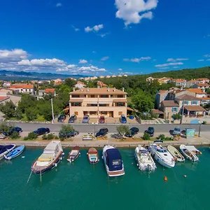 Insula Aurea Apartment