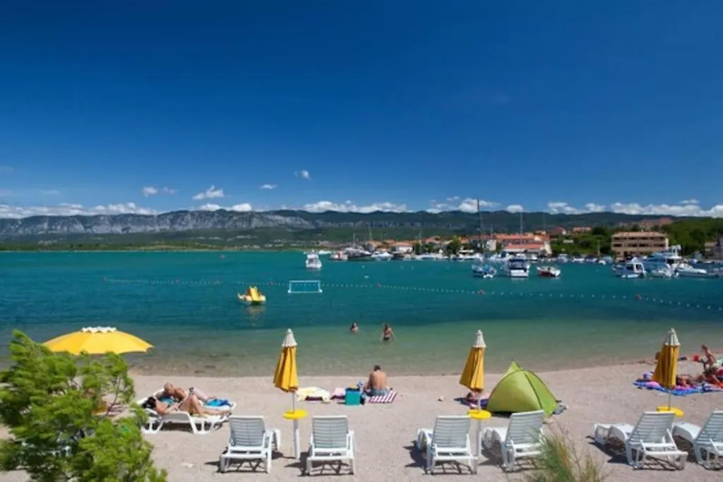 Nice Apartment With Balcony Very Close To The Sea Klimno