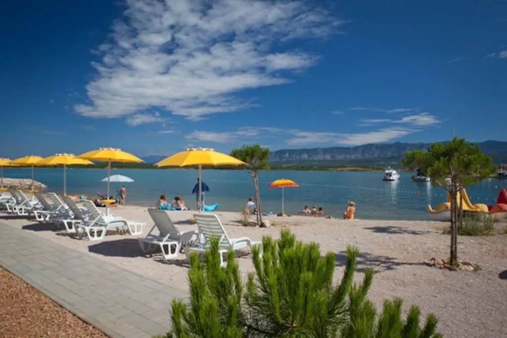 Nice Apartment With Balcony Very Close To The Sea Klimno